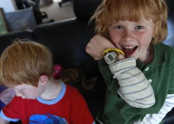 How to Select a Suitable Watch for Your Child