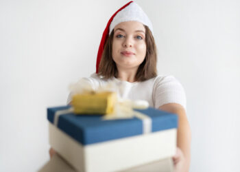 How and why purchase wholesale Hats? An informative guideline