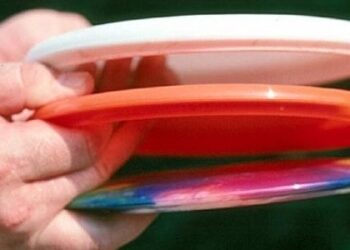 best disc golf disc for beginners