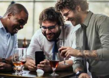 What Beginners Should Know Before Dealing with Bitcoin