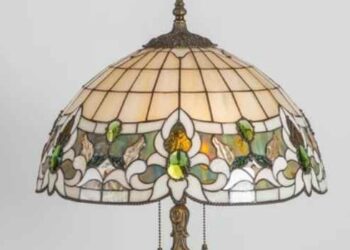 How To Identify Tiffany Stained Glass