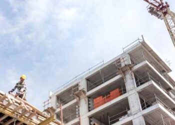 Why And When To Hire A Crane