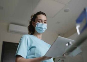 Importance of Nurse Leaders in Improving Quality Care & Patient Safety