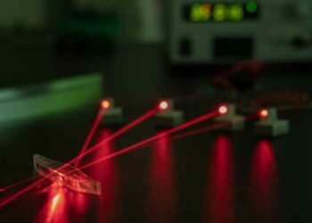 What are the highlights of the photonics market report