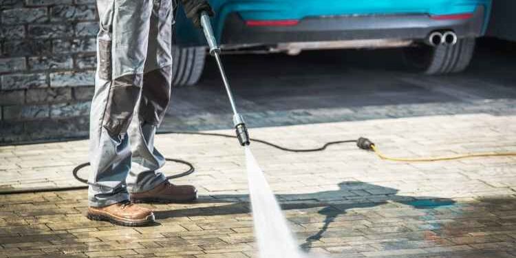 7 Steps on Pressure Washing a Concrete or Brick Driveway