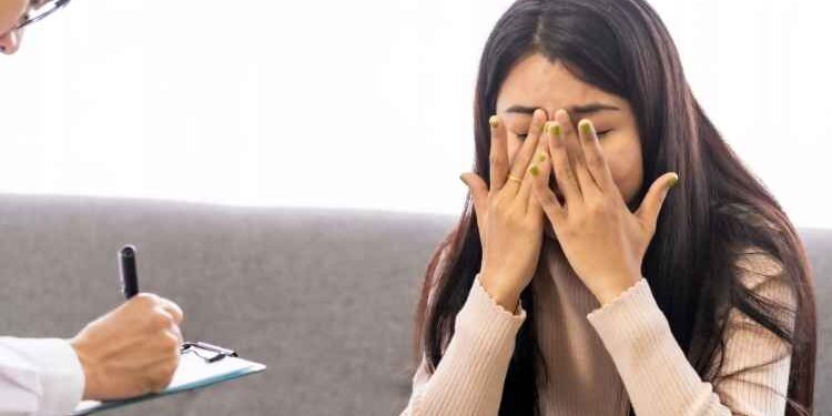 Six Signs a Person is Suffering from a Mental Health Problem and Must-See a Psychiatrist
