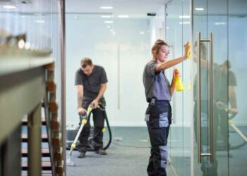 4 Steps Towards a Cleaner Office