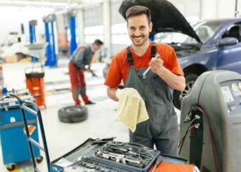 The Essential Tools That No Car Mechanic Should Be With-out