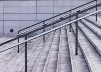 How To Choose Materials For Outside Handrails