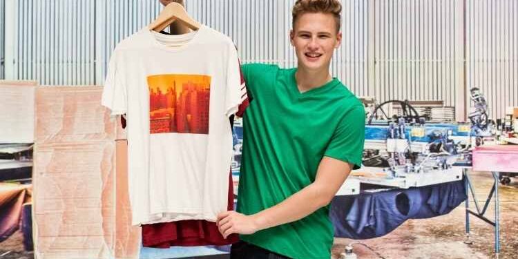 Make a Stylish Impression This Year with Printed T-shirts for Men