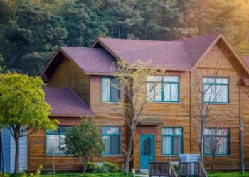 Why Opt for Custom Cedar Fences