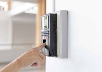 How Does a Biometric Time Clock Work