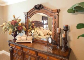 How to Choose from Lots of Bedroom Dresser Mirrors