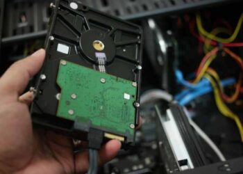 3 Types of Quantum Computer Hardware