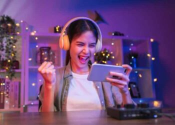 Carrom Board Game: How To Play, Features & Rules