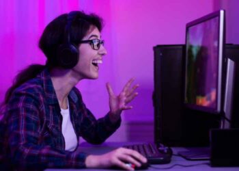 Learn Best Carrom Board Game Tips & Tricks To Win Online