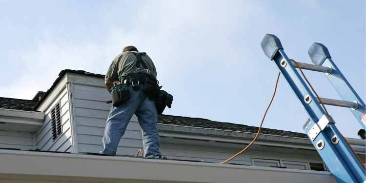 What Qualifications Does a Roofer Need