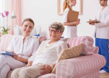 4 Reasons Seniors Should Look For Assisted Living in Boca Raton