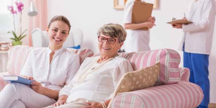 4 Reasons Seniors Should Look For Assisted Living in Boca Raton