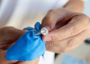 How to Clean and Polish a Diamond Ring at Home?