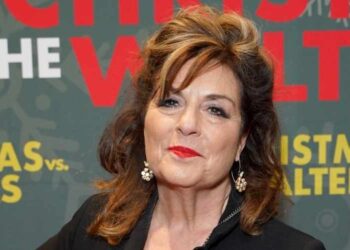 Caroline Aaron Bio