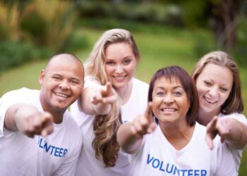 Types of community service careers: All you need to know