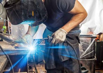 How to Use a Laser Welding Machine in the Medical Field