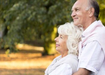 Aging in Comfort: 4 Tips on How to Choose the Right Adult Family Care Home