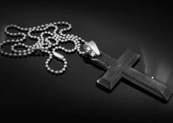 Elegant Beauty of Gold Cross Necklace Pendants