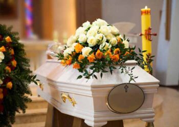 How to Choose the Right Condolences Flowers