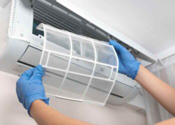 Why Cleaning Your Air Conditioning Unit By Yourself Can Make You Sick?