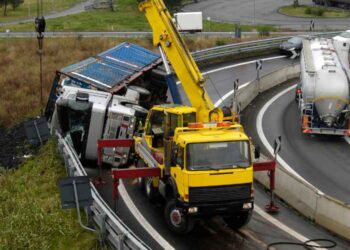 Why Should You Hire A Semi Truck Accident Attorney