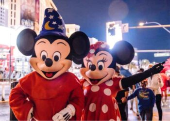 Look at the World’s 5 Largest Theme Parks