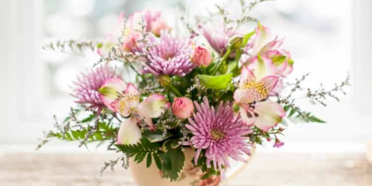 Send Blooming Fresh Flowers to Your Loved Ones in Chicago