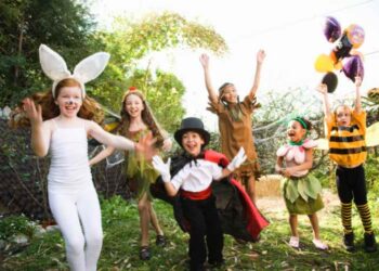 Things to know before choosing the Halloween costumes online