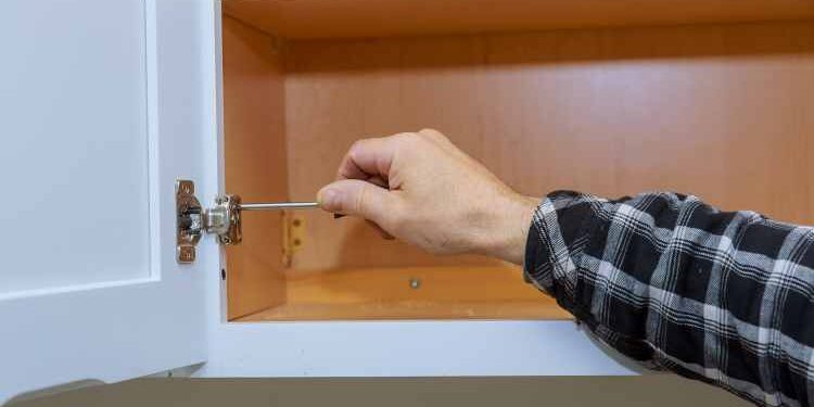 Things to know before choosing the hinge for doors