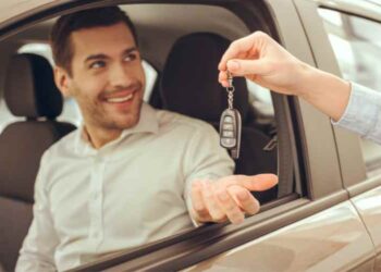 4 Reasons To Use a Roll Of Dumpster Rental Service