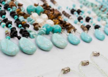 5 Tips for Styling Turquoise Jewelry