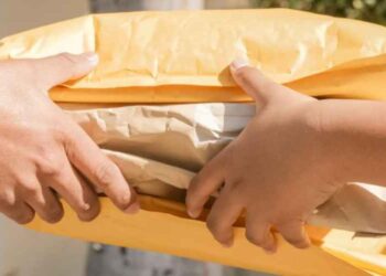 Top 5 Package Tracking Tools for Small Business Owners