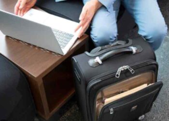 Essential Items You Must Take for a Business Trip