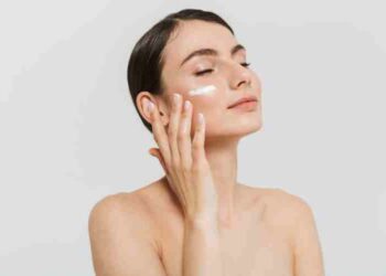 Skincare Guide For Beginners: Know How To Kickstart Your Skincare Journey