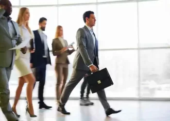 Why You Should Earn a Leadership Degree