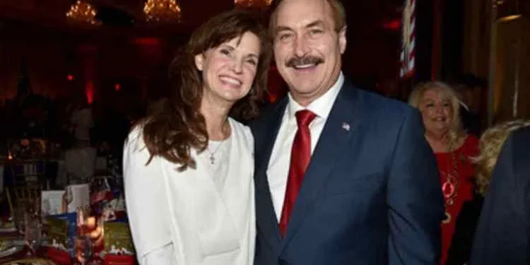 Who is Mike Lindell's ex-wife Dallas Yocum?