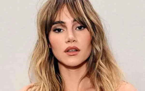 Suki Waterhouse