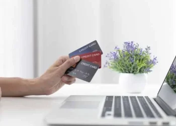 Credit Cards with Lounge Access: Are the Annual Fees Worth It?