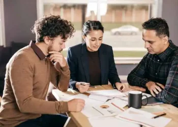 How to Choose the Right Financial Advisor for Your Goals?